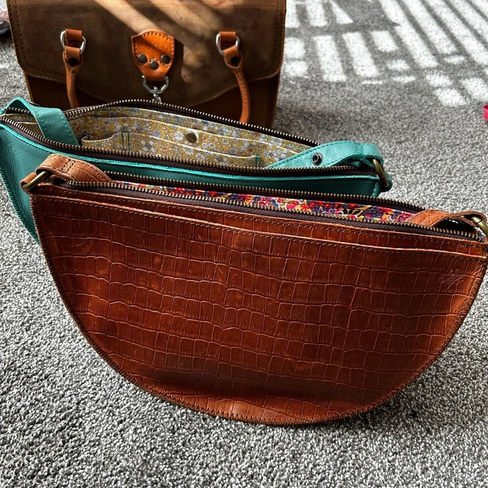 Lyons leather Queen Bees and wallets - Picture 3 of 16